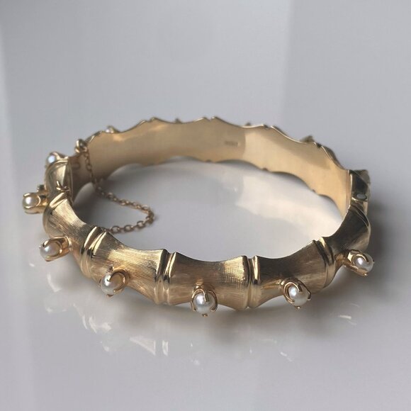 Antique 9k Yellow Gold and Pearls Bangle Stamped Hallmarks, Hinged with a Clasp - Picture 7 of 7